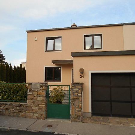 Perchtoldsdorf Schnell-Bahn / Bahnhof Liesing Apartman Kültér fotó