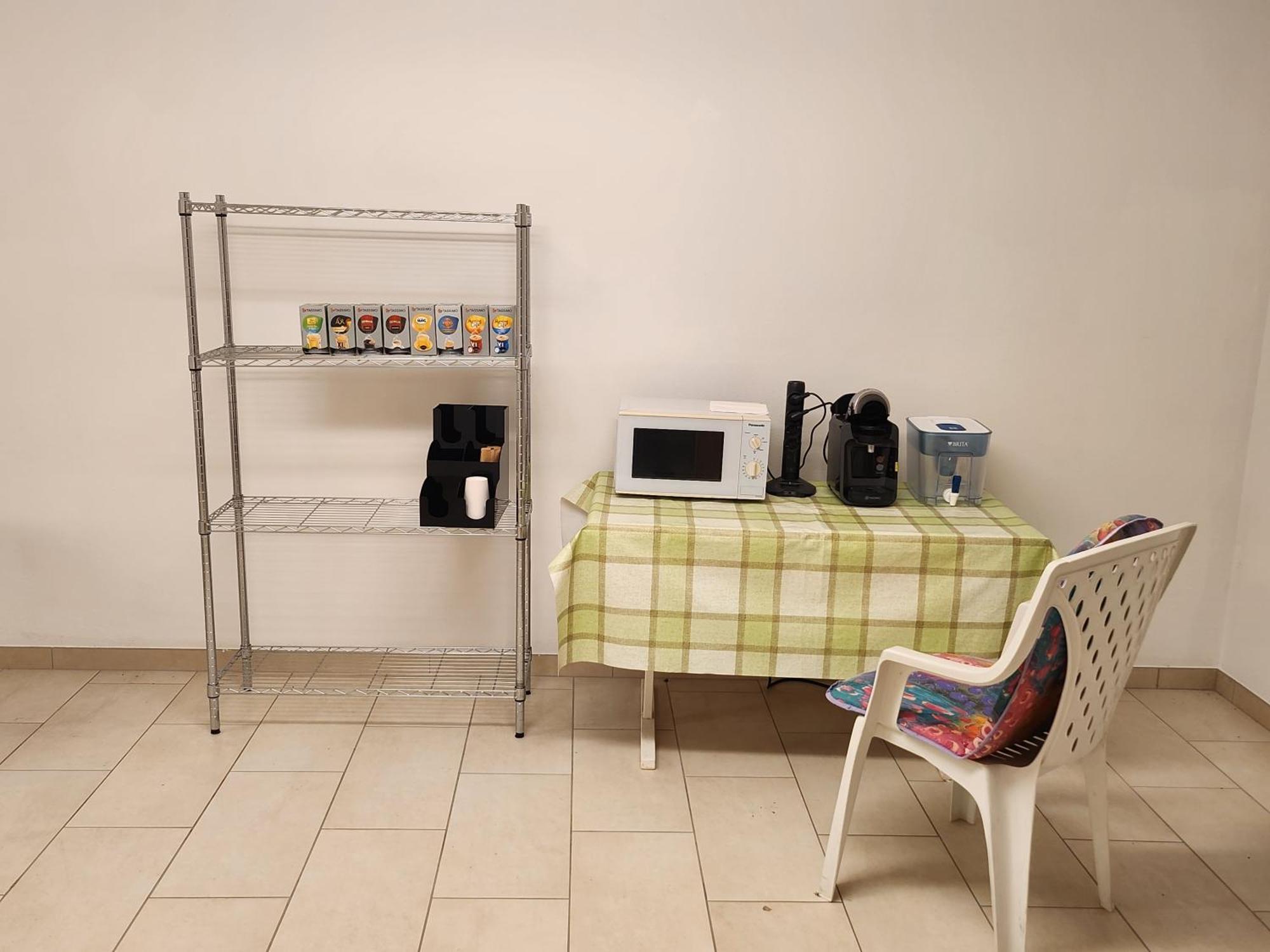 Perchtoldsdorf Schnell-Bahn / Bahnhof Liesing Apartman Kültér fotó